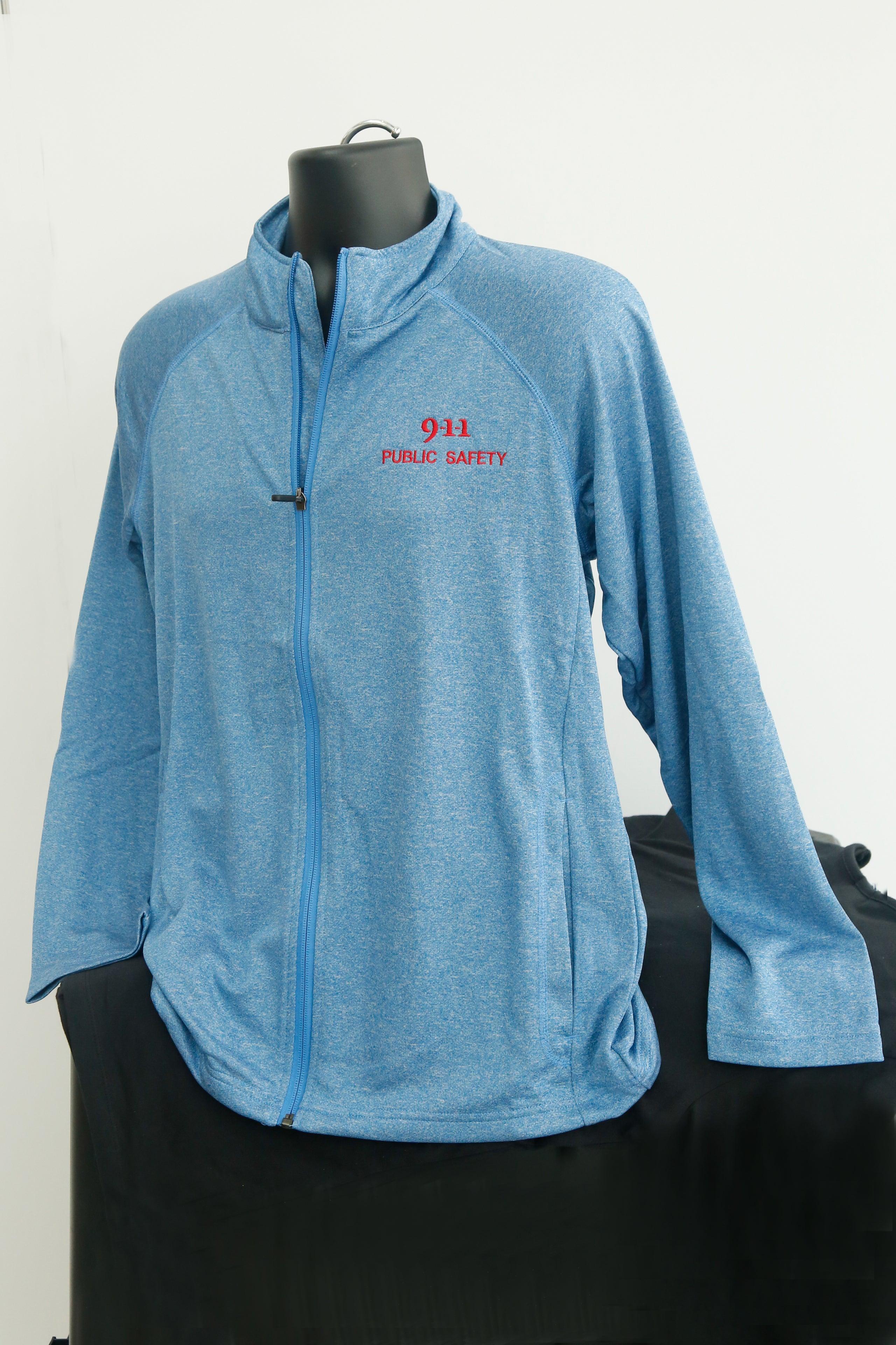 COMMUNITY™ 1/2 ZIP SWEATSHIRT